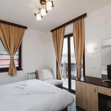 Guest house 2 Iosifova 3*