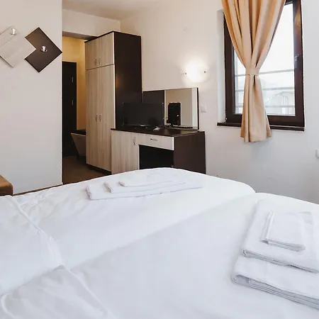Guest house 2 Iosifova 3*